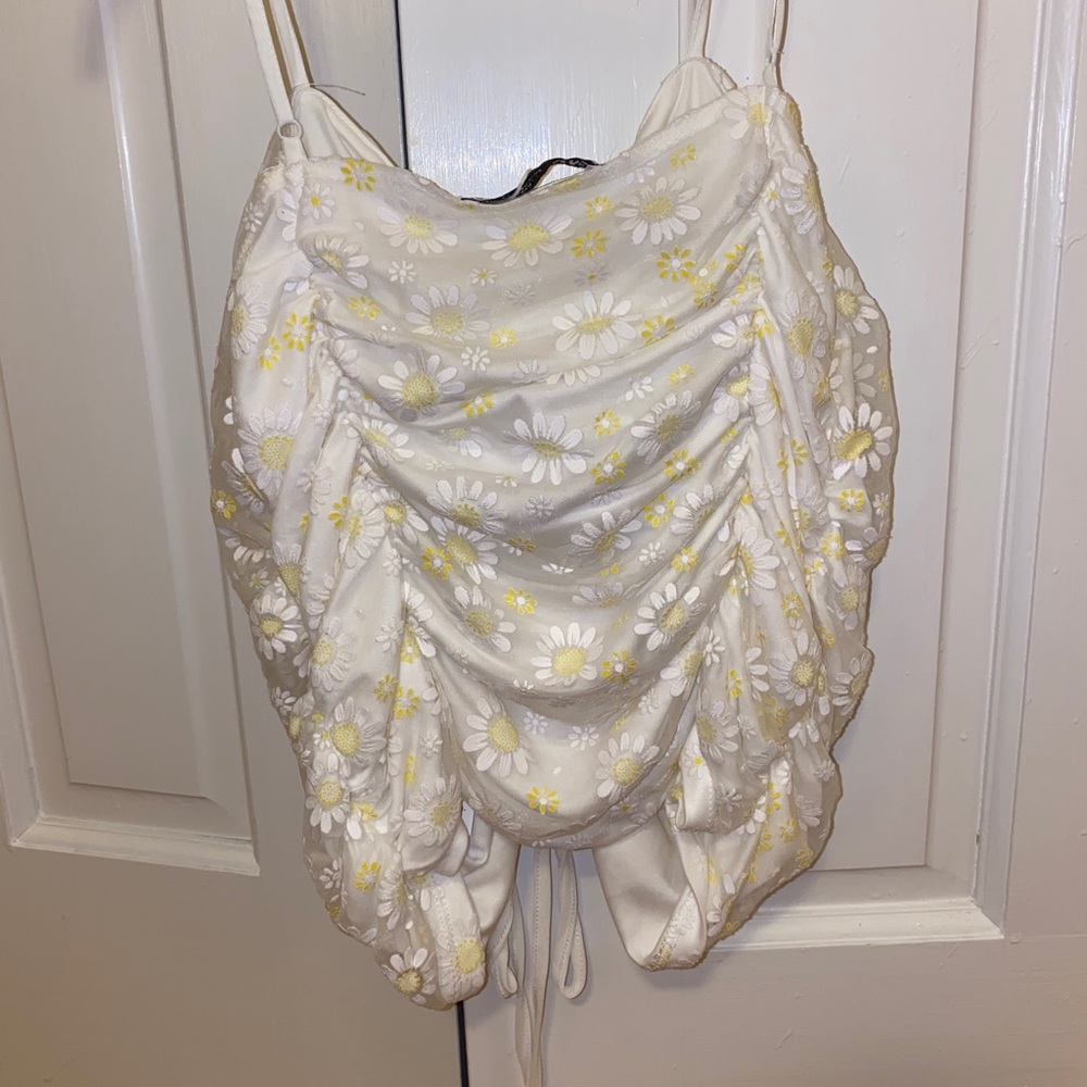 Daisy Tank - Picture 3 of 3